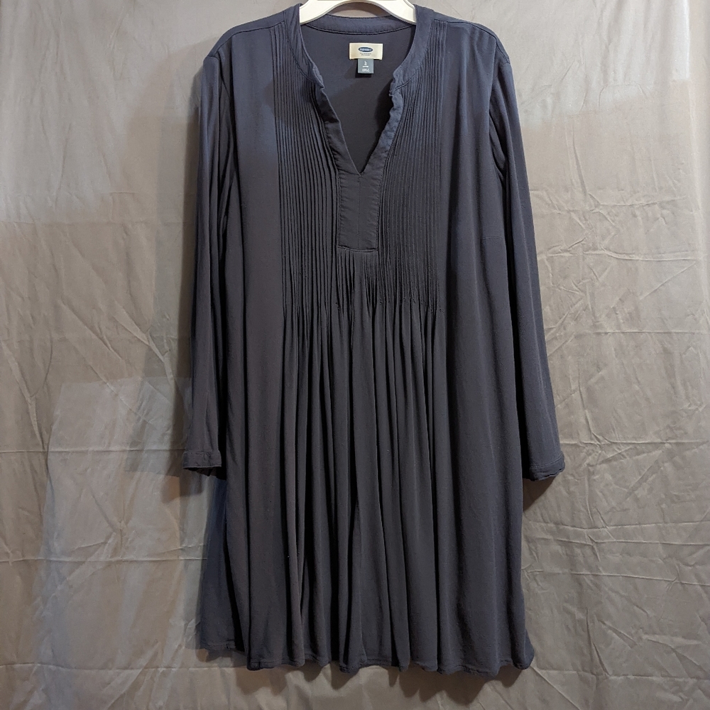 Old Navy Petite Pintuck V-Neck Long Sleeve Dress
